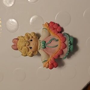 Vtg 1995 Enesco Precious Moments Girl with Hearts Lapel Pin